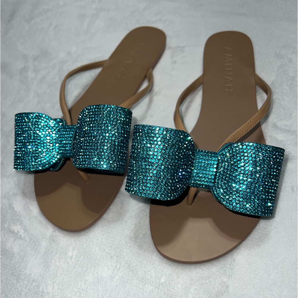 Aminah Jillil Women’s Crystal Flip Flop, Size 6, Blue.